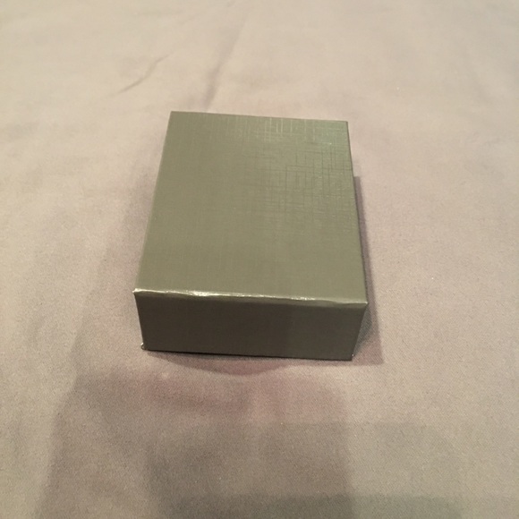 Jacmel Jewelry Set - Picture 7 of 7